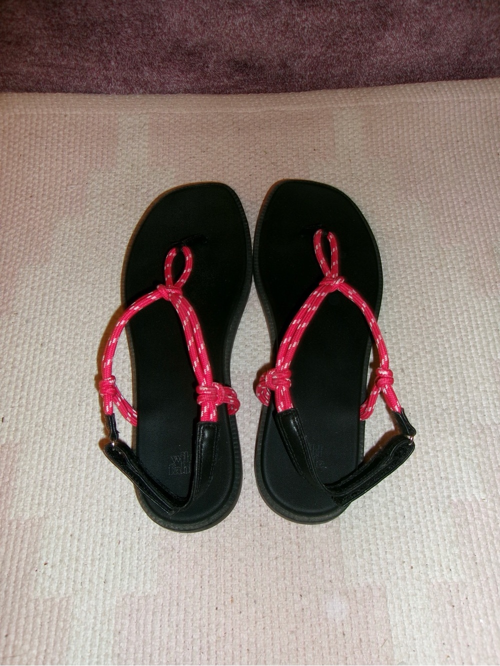 Wild Fable Black Sandals with Red Rope Straps